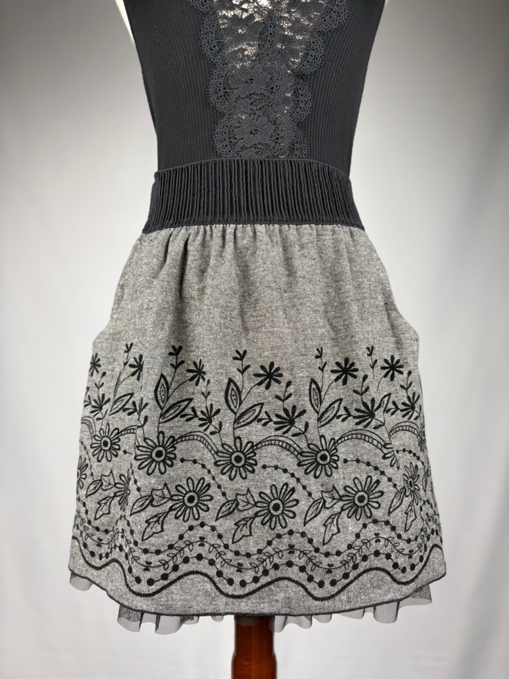 Joe Benbasset Embroidered Skirt Tulle Hem Size Small